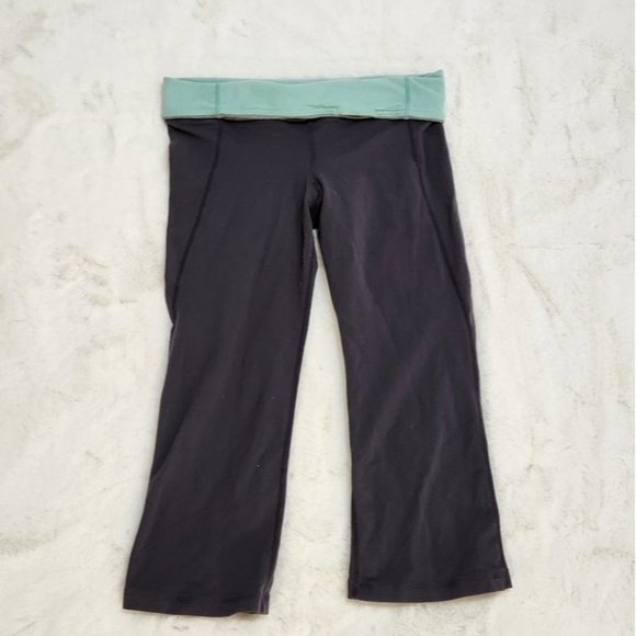 Lululemon Women's Gather And Crow Crop size 6 - Picture 3 of 15